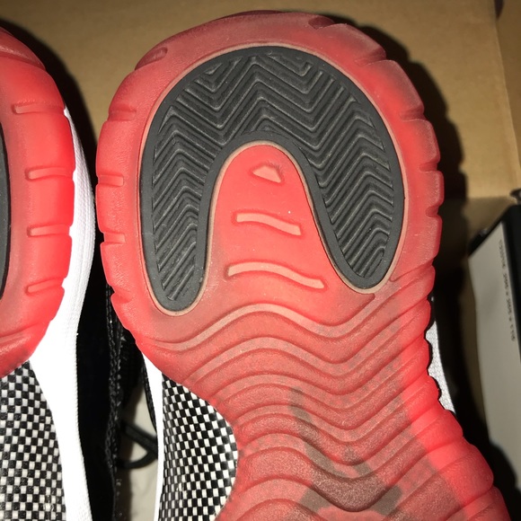 Jordan 11 Retro 2012 Playoffs Bred (GS) Size 4.5Y - Picture 14 of 16